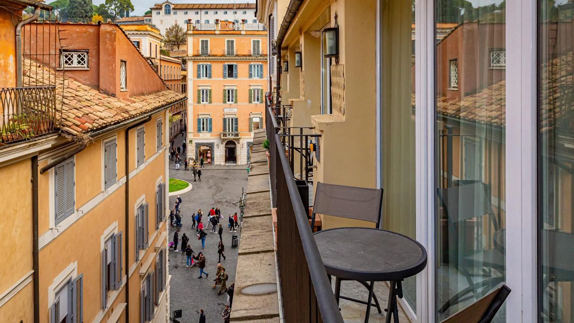 Luxury Over Time Rome 0*,